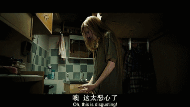 枪林弹雨！在僵尸横行的世界，她能否活下去？
