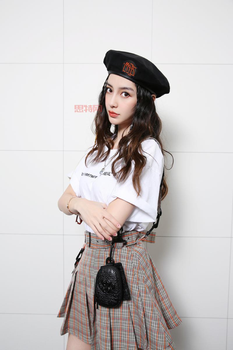 装扮粉彩女孩：挑战你的搭配创意，玩转潮流