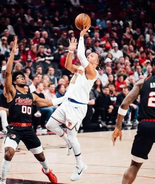 NBA幕后：NBA制造带你探索球星时尚与周边