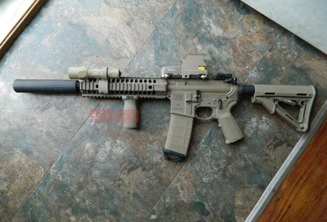 m4a1屠龙和别的枪比哪个好？看完这篇你就懂了！